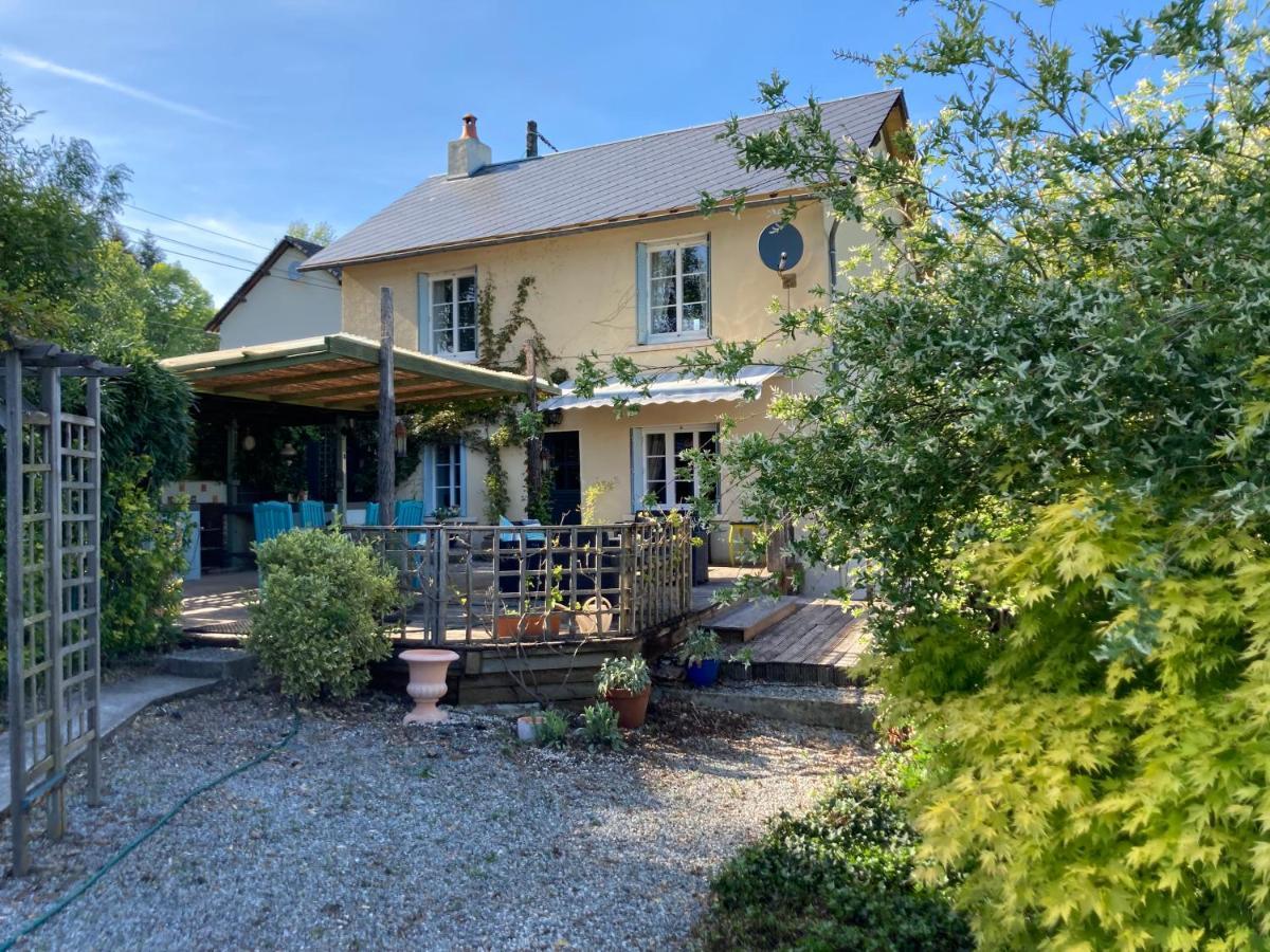 La Maison Charmante D'Elisabeth Saint-Ybard Exterior photo