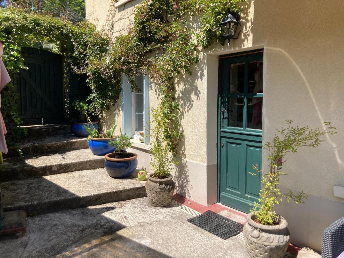 La Maison Charmante D'Elisabeth Saint-Ybard Exterior photo